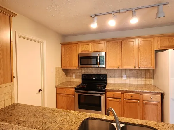 8051 Bay Branch Dr APT 2, Spring, TX 77382