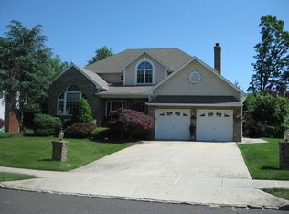 13 Barbieri Ct, Raritan, NJ 08869