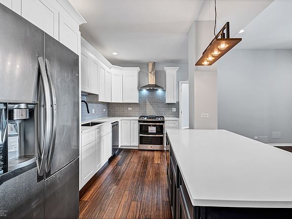 3rd image of 3225 W Fullerton Ave #2W