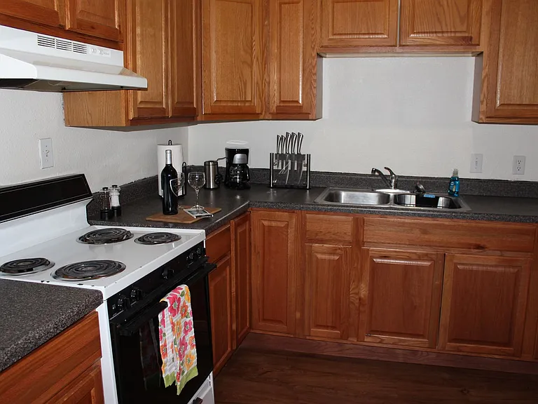 621 S Jefferson St — Photo 6