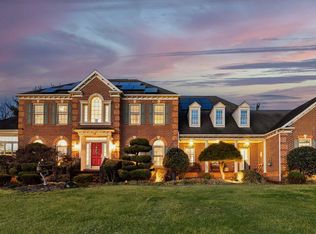 506 Pond View Ln, Cockeysville, MD 21030