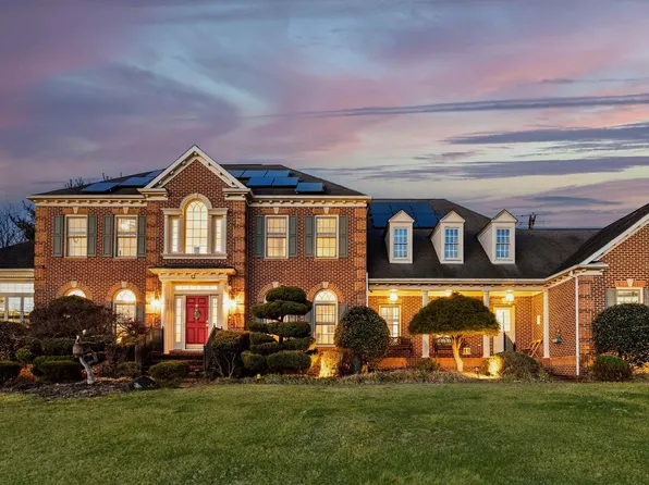 506 Pond View Ln, Cockeysville, MD 21030