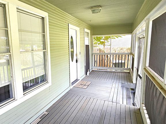 2nd image of 219A Texas Ave