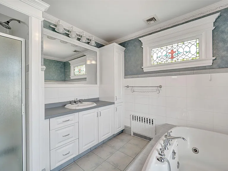 50 Catherine St — Photo 17