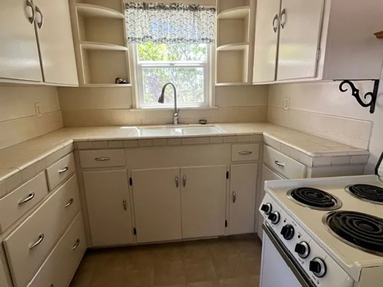 327 Nevada St #1-5 — Photo 3