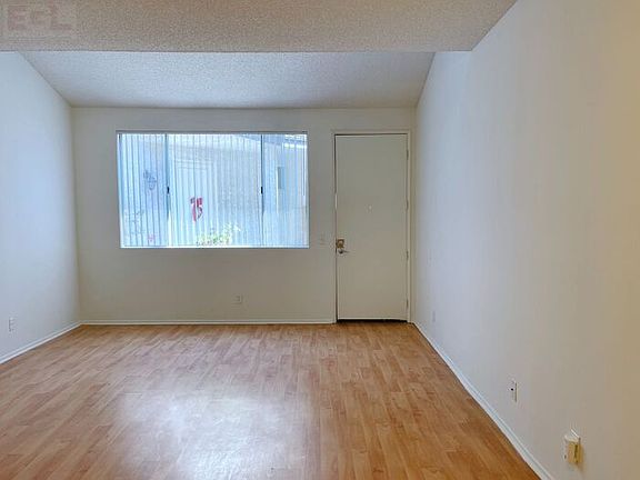 4th image of 7665 Fountain Ave