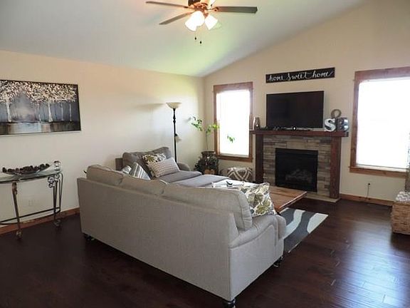 3rd image of 407 Ramshorn Peak Ln