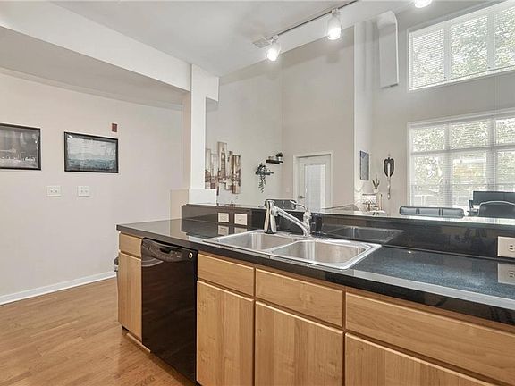 4th image of 388 Boush St Unit 117
