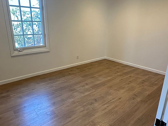 2nd image of 25152 Manzanita Dr