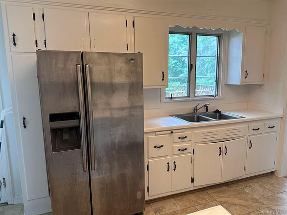 5th image of 60 Shirley Avenue