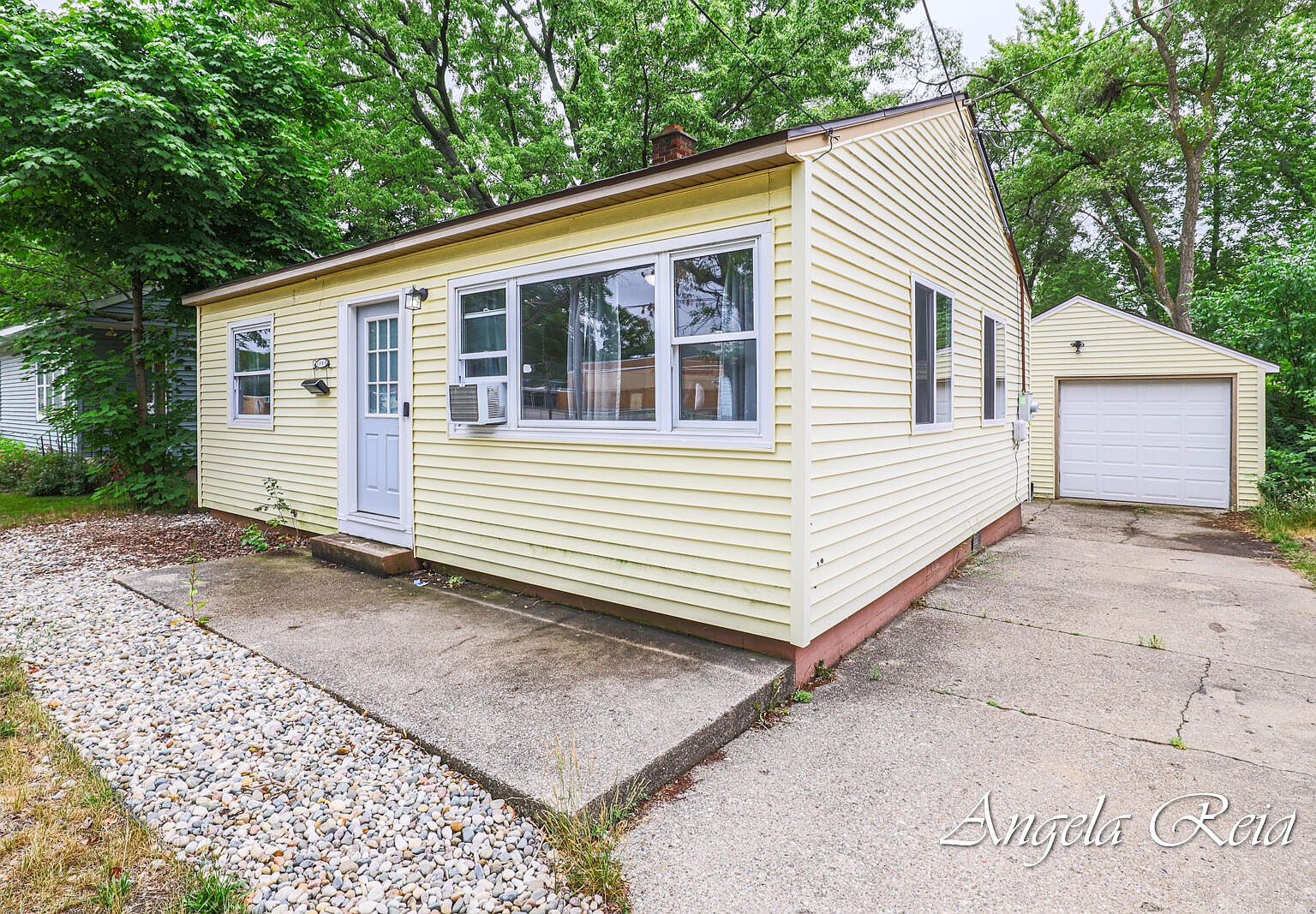 1083 Amity Ave, Muskegon, MI 49442 MLS 23023908 Zillow