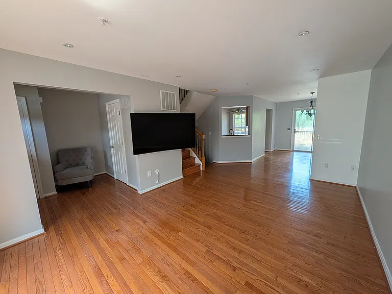 243 Kirbys Landing Ct — Photo 2