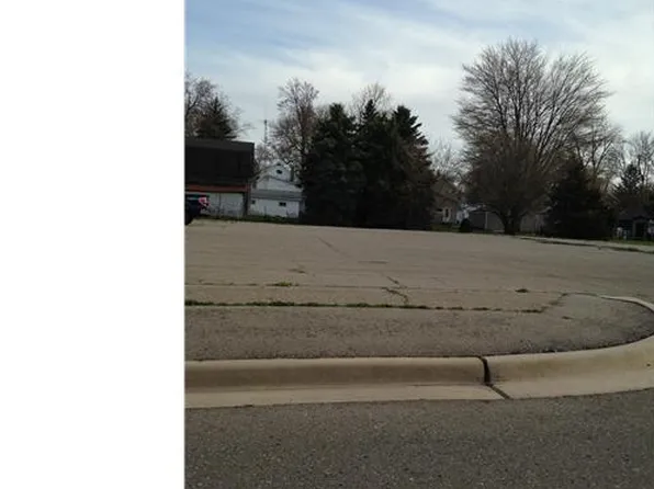 1001 S Clinton Ave, Saint Johns, MI 48879