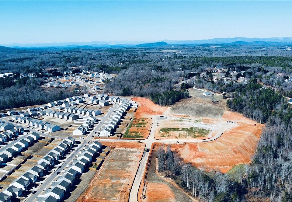 2nd image of 105 Mable Leaf Ln