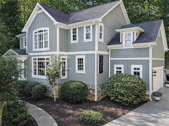 2nd image of 3057 Stillwater Dr