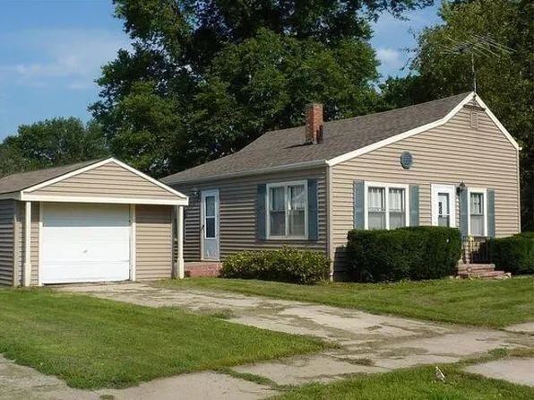 806 9th Ave, Belle Plaine, IA 52208