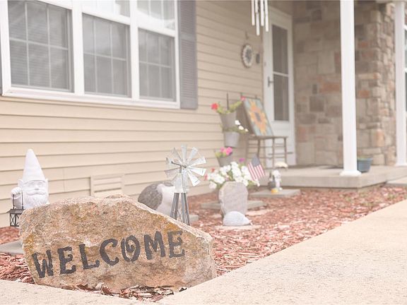 2nd image of 111 Sweet Valley Cir