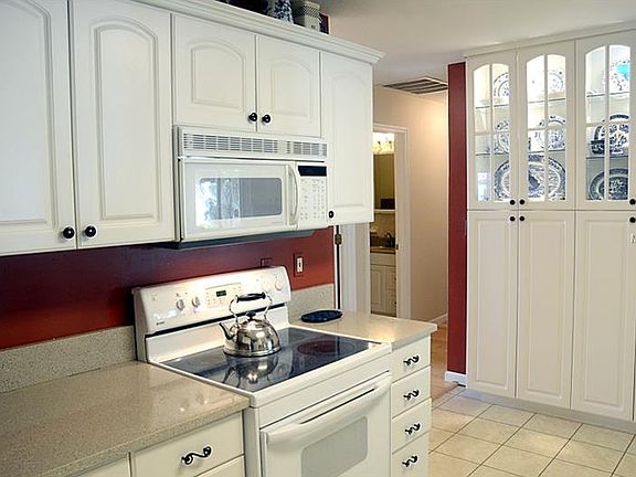 3rd image of 10608 Coquita Ln