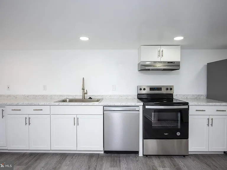 2104 Steuben Way — Photo 18