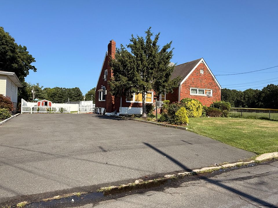 1st image of 308 Myrtle St