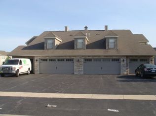 925 Arvle Cir, Sycamore, IL 60178