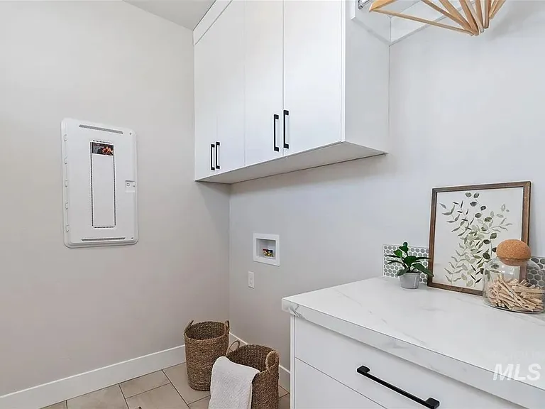 562 Hidden Mill Ct — Photo 24