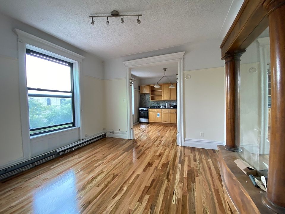1st image of 980 Bergen St #4R