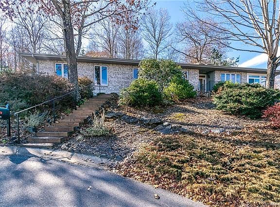 2nd image of 100 S Carriage Square Ct