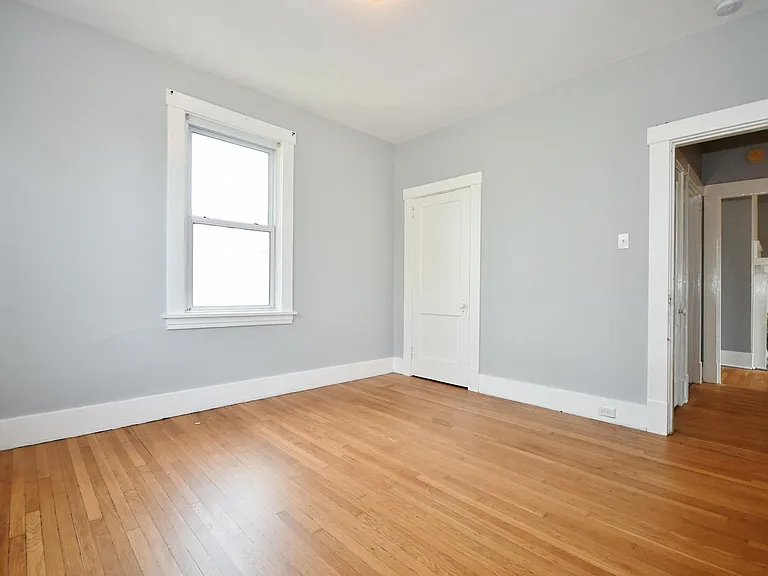 2750 Voelkel Ave — Photo 12