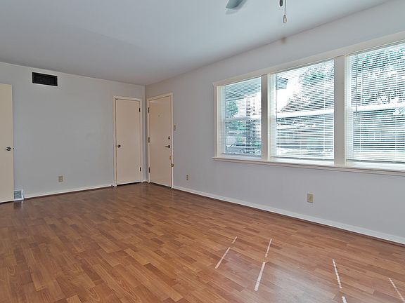 4th image of 10843 Benbrook Dr