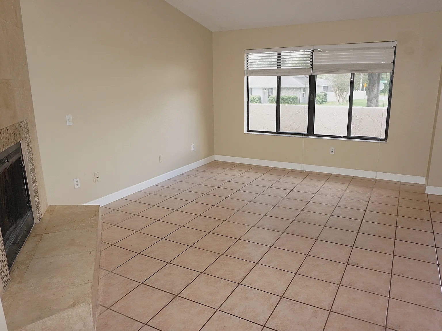 3 bed, 1674 sqft, $2,950 — Photo 4