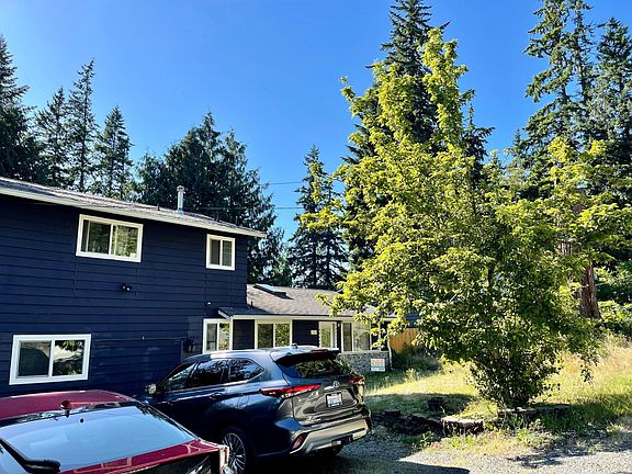 4th image of 1115 211th Ave NE