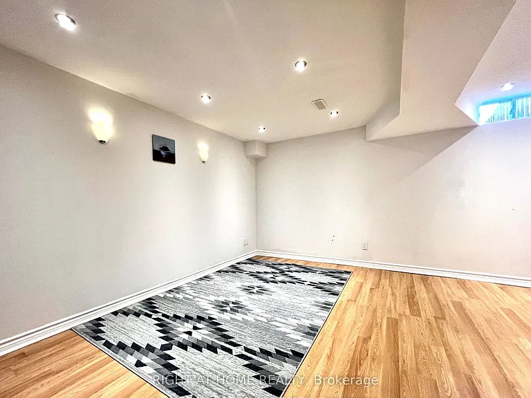 161 Amulet Cres — Photo 14