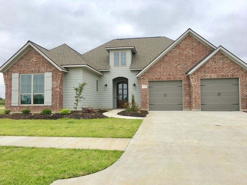 1st image of 2504 S Crest Dr