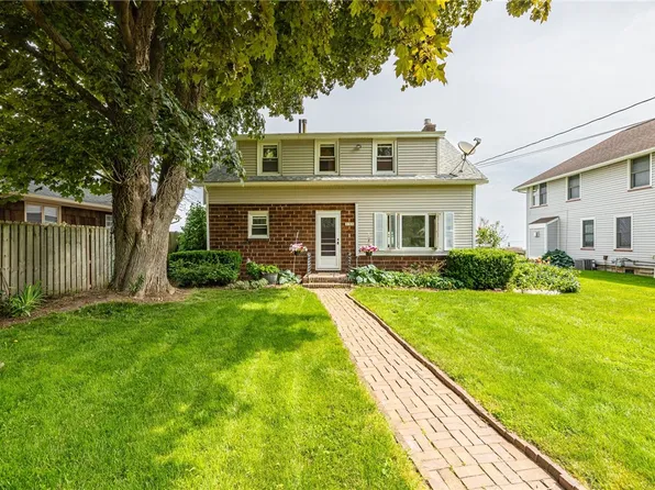 350 Lake Shore Dr, Hilton, NY 14468