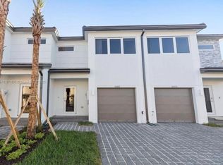 5090 SW 37th St, Hollywood, FL 33023