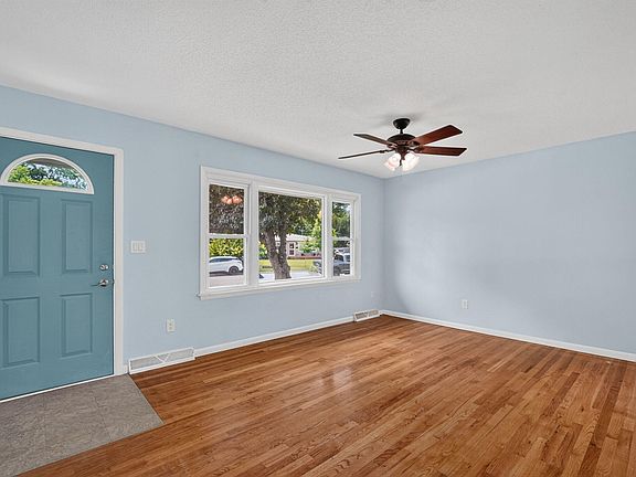 2nd image of 1013 Yuma Ave
