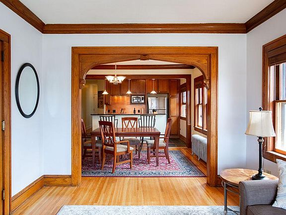 4th image of 3229 Garfield Ave APT 202