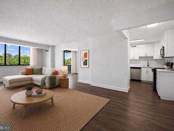 3rd image of 5225 Pooks Hill Rd APT 321S