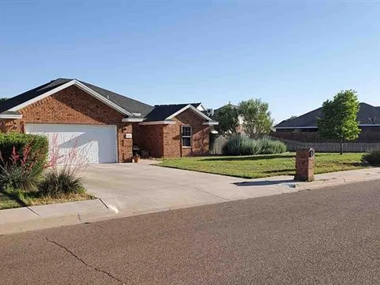 3505 Benjamin Davis Dr — Photo 3