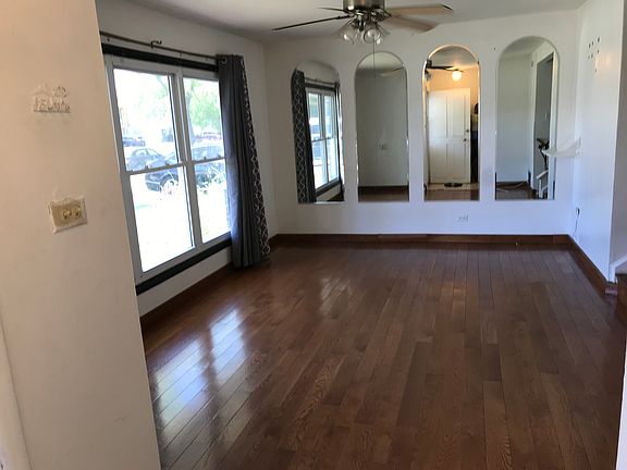 3rd image of 220 W Berkley Ln