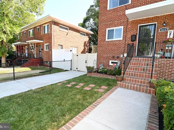 5010 Chester St, Oxon Hill, MD 20745