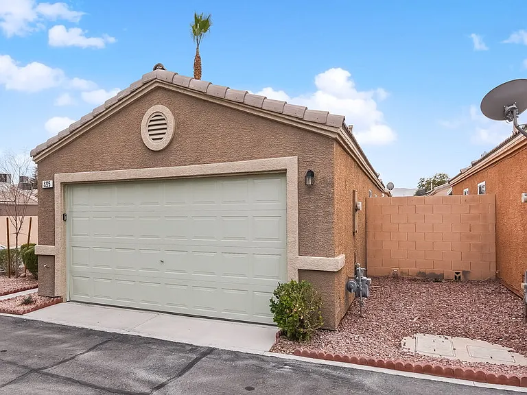 5225 Panguitch Dr — Photo 3