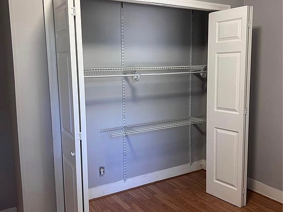 5th image of 37 Chester Pl #1