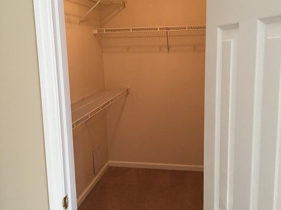 MBR Walk-in Closet