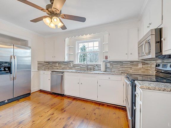 3rd image of 904 Longwood Ave