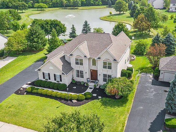 3rd image of 8108 Summerhouse Dr E
