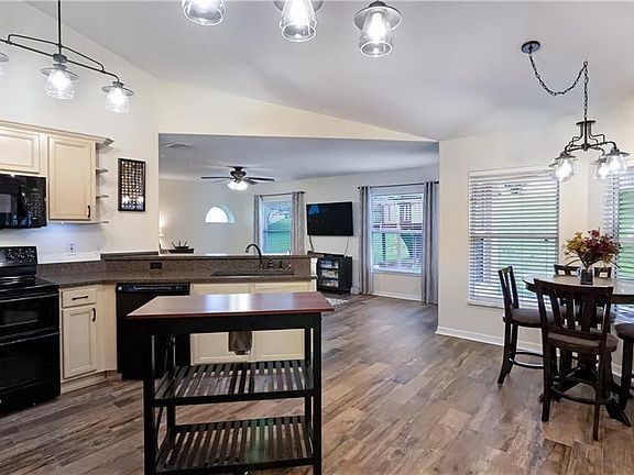 4th image of 1323 Arbor Glen Ct