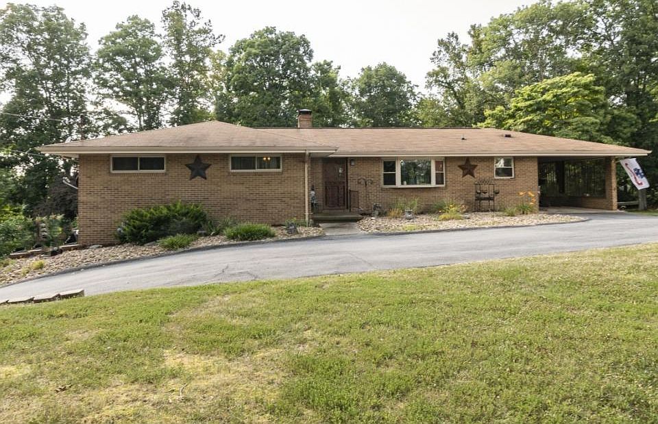 1st image of 3828 Skyland Dr