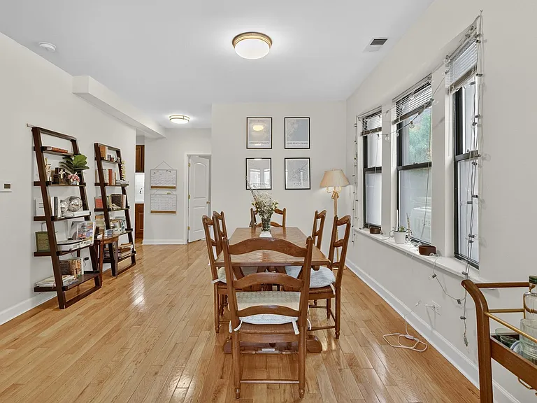 961 W Fletcher St #1 — Photo 21